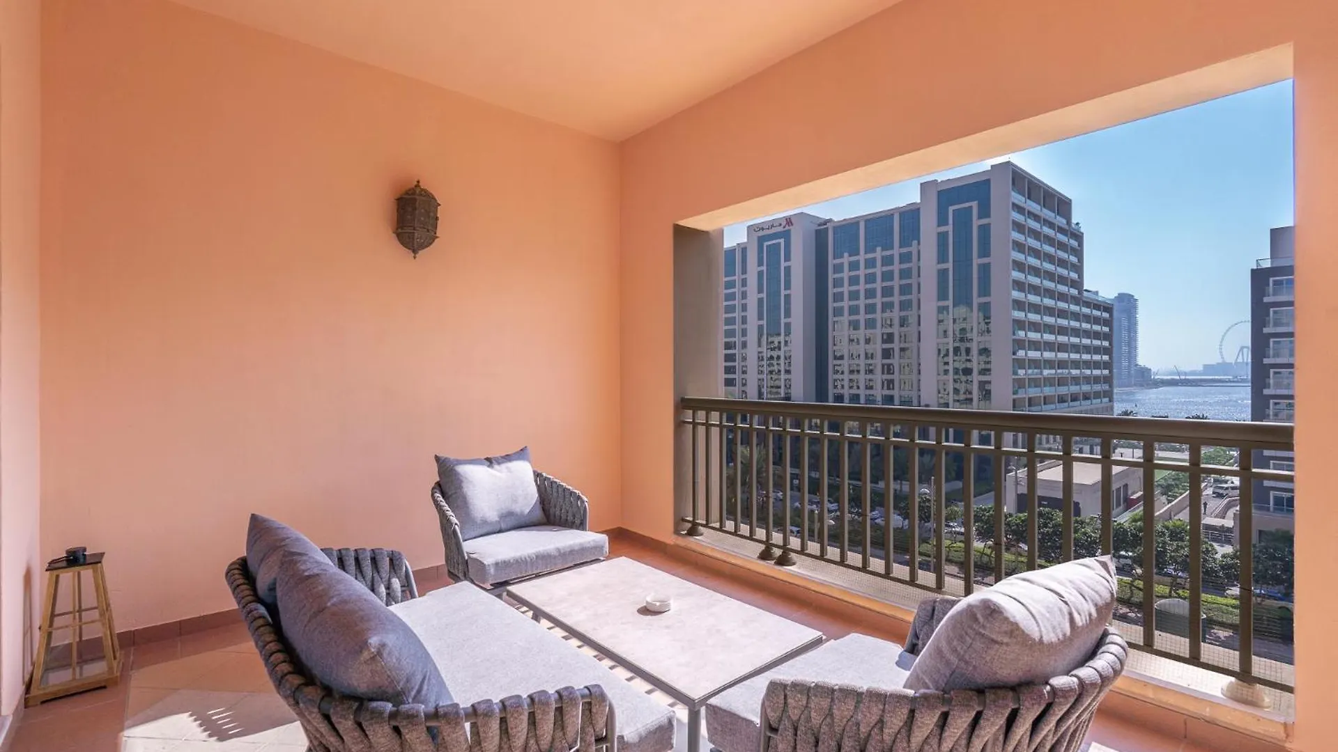 A Phenomenal Apartment In Golden Mile 6 Great For 5 Дубай
