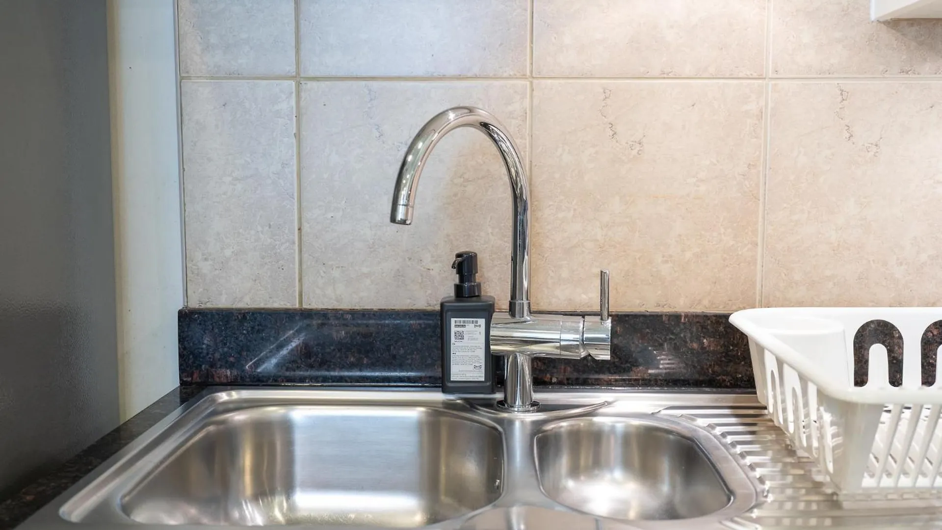 A Phenomenal Apartment In Golden Mile 6 Great For 5 Дубай
