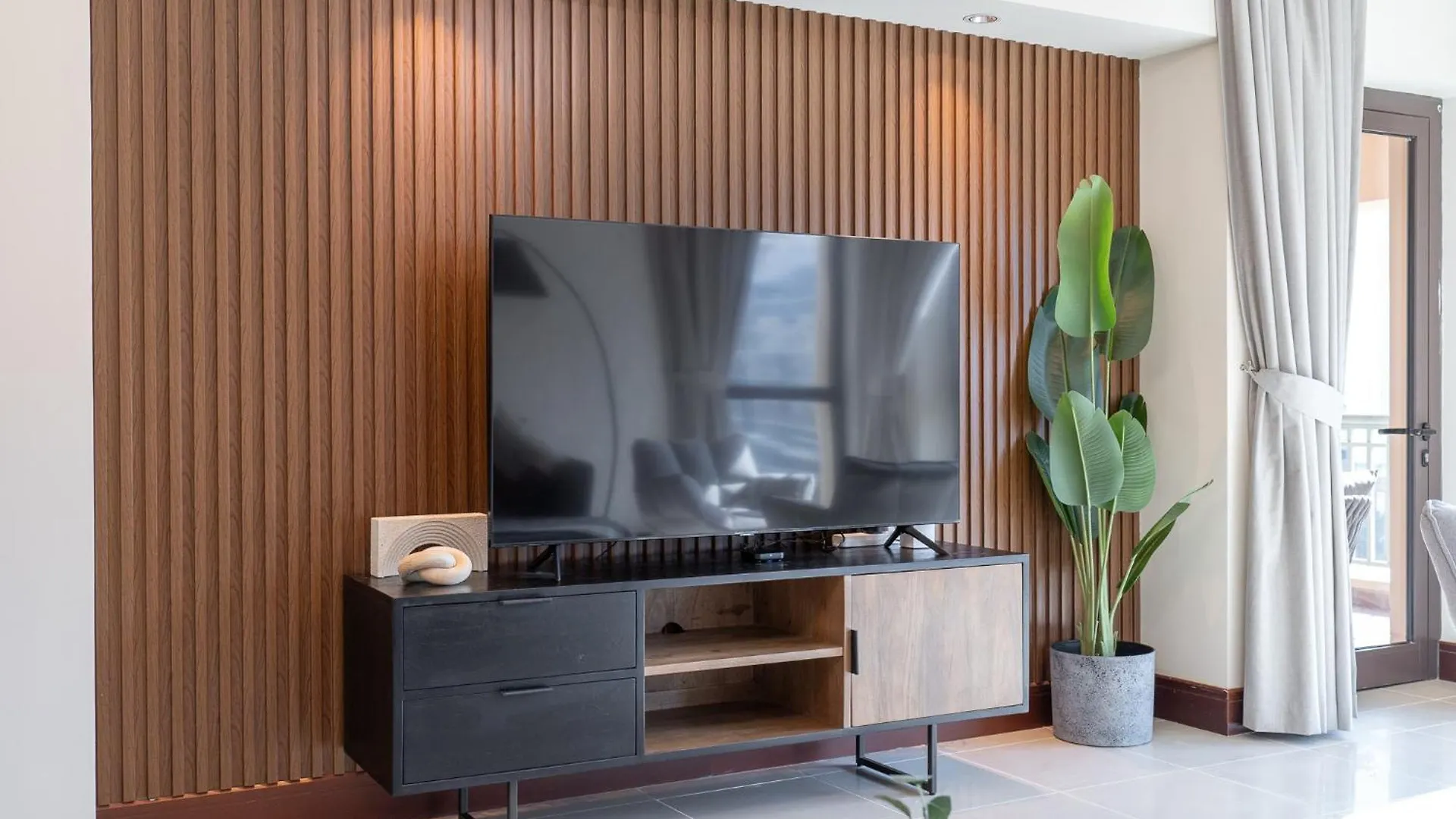 A Phenomenal Apartment In Golden Mile 6 Great For 5 Дубай 0*,  ОАЭ