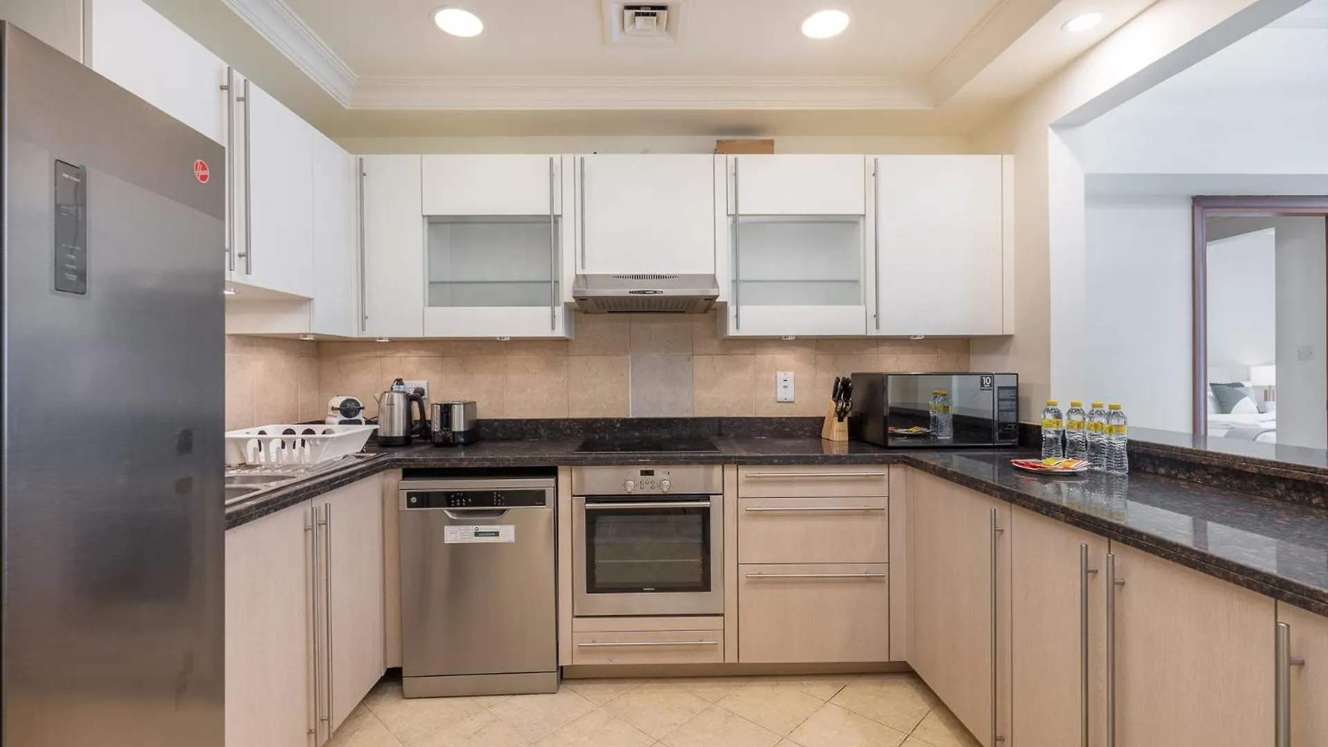 A Phenomenal Apartment In Golden Mile 6 Great For 5 Дубай