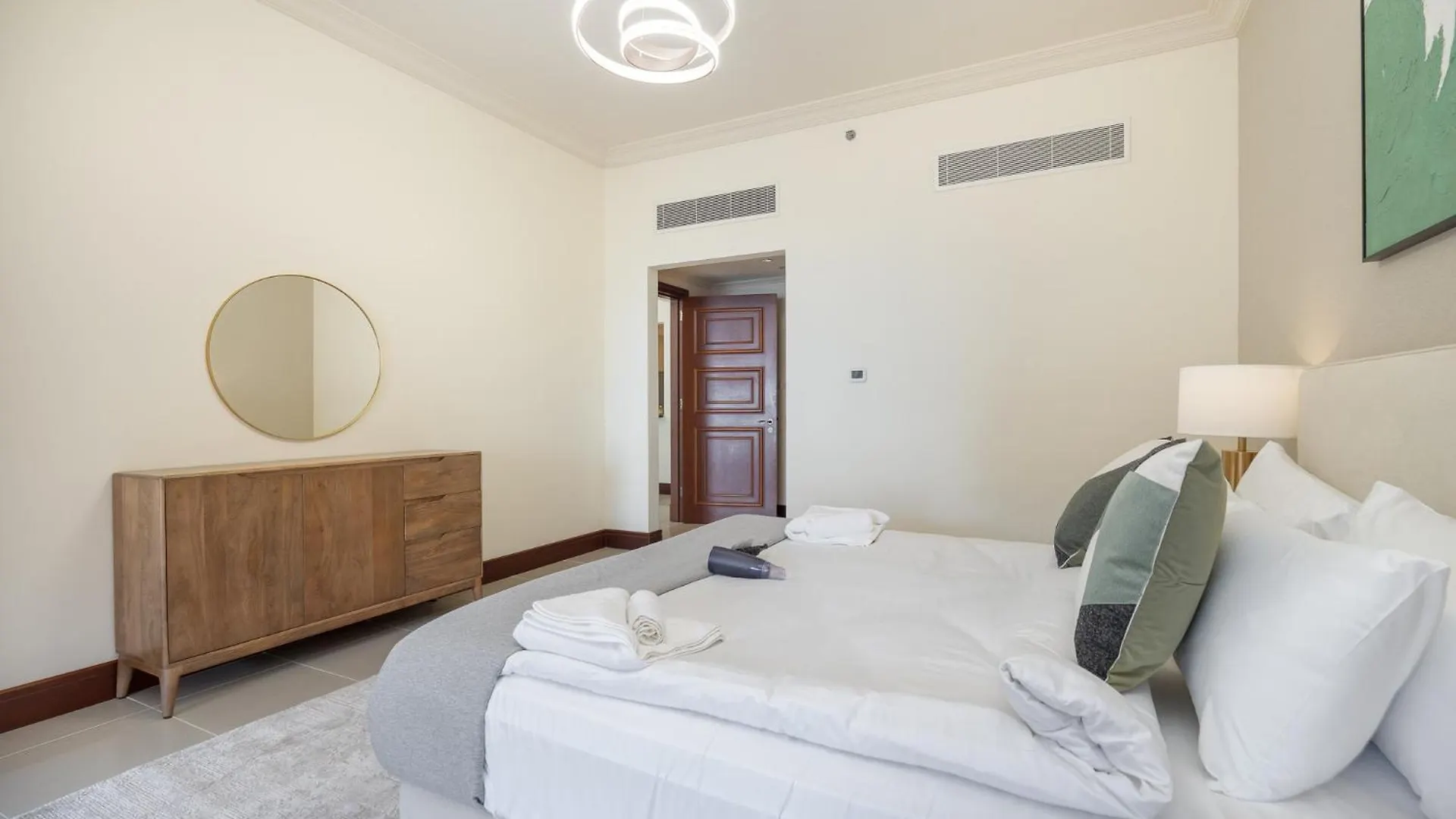 A Phenomenal Apartment In Golden Mile 6 Great For 5 Дубай