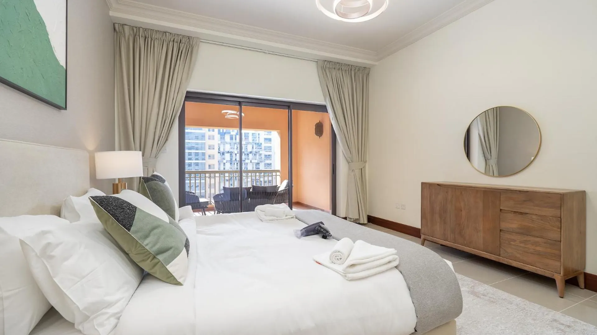 A Phenomenal Apartment In Golden Mile 6 Great For 5 Dubai