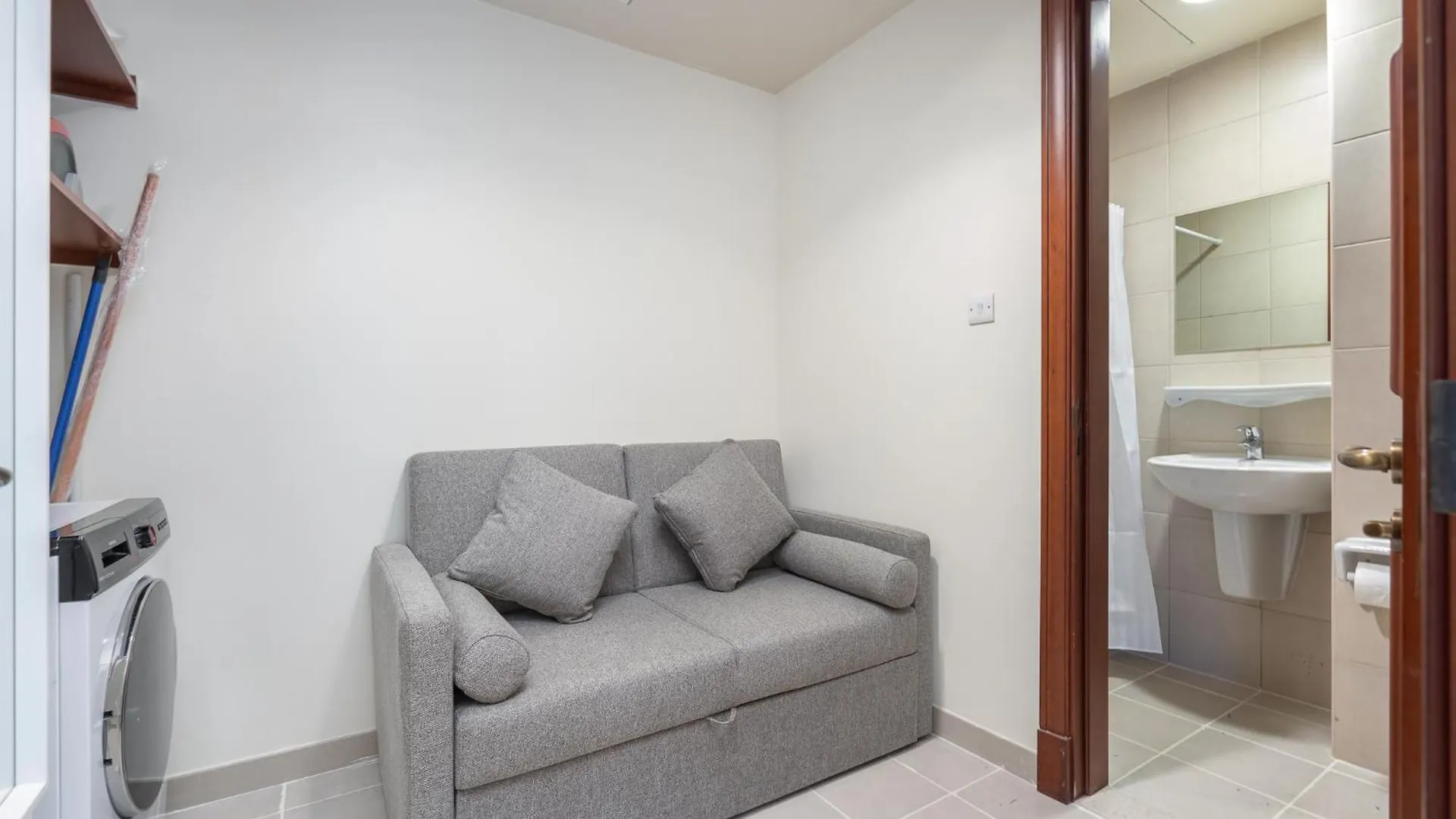 A Phenomenal Apartment In Golden Mile 6 Great For 5 Dubai United Arab Emirates
