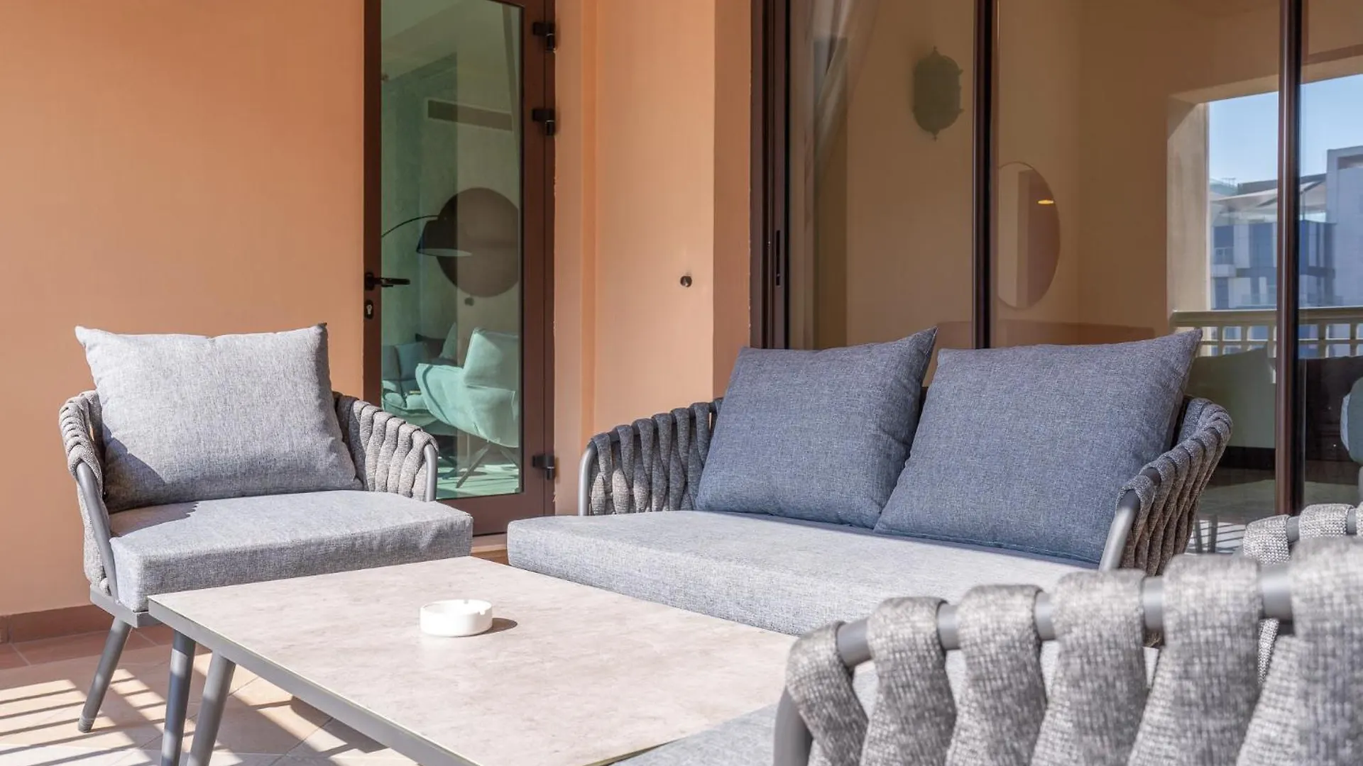 A Phenomenal Apartment In Golden Mile 6 Great For 5 Dubai