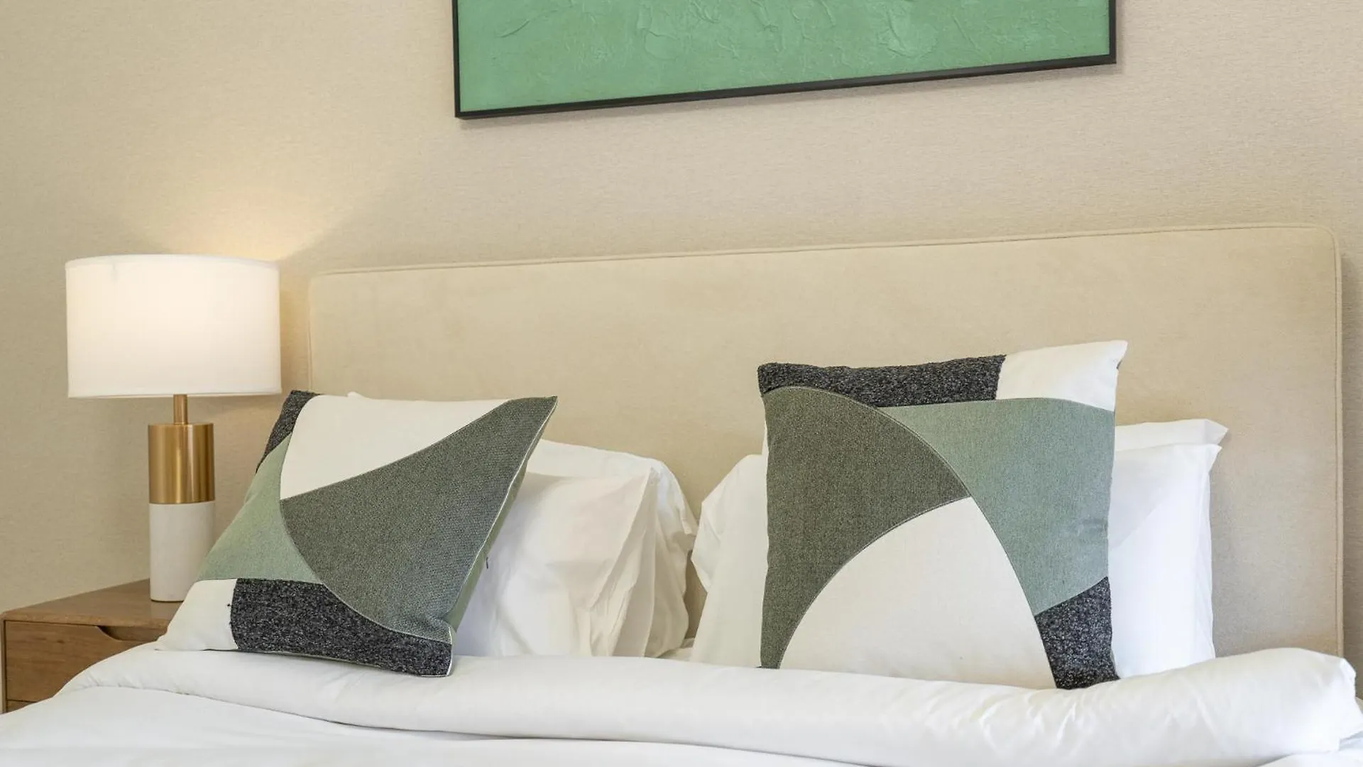 A Phenomenal Apartment In Golden Mile 6 Great For 5 Dubai 0*,