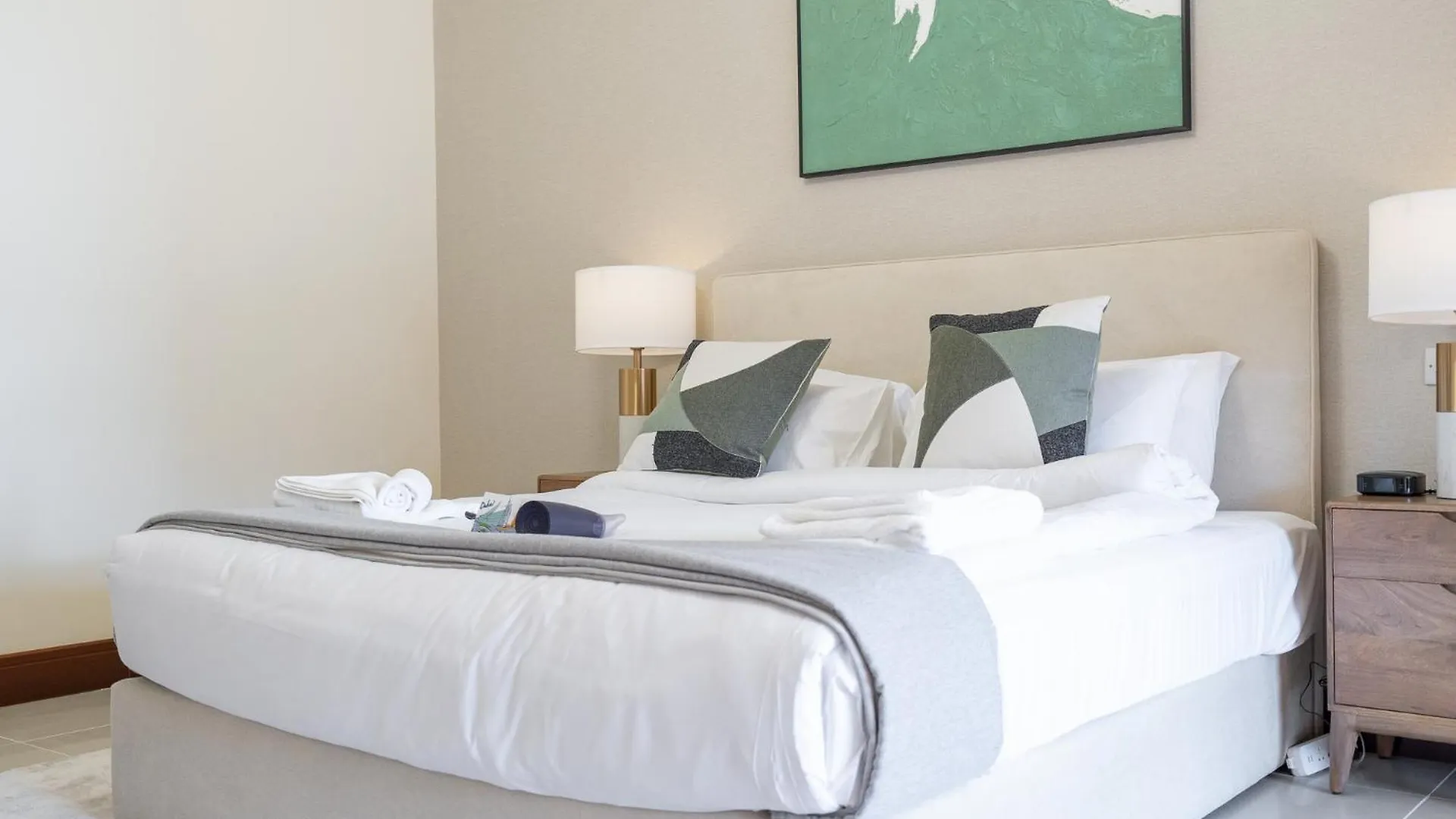 A Phenomenal Apartment In Golden Mile 6 Great For 5 Dubai