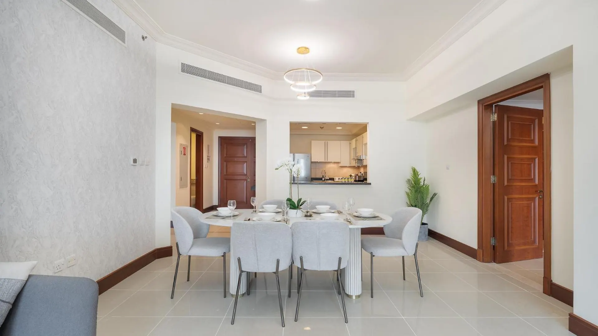 A Phenomenal Apartment In Golden Mile 6 Great For 5 Dubai United Arab Emirates